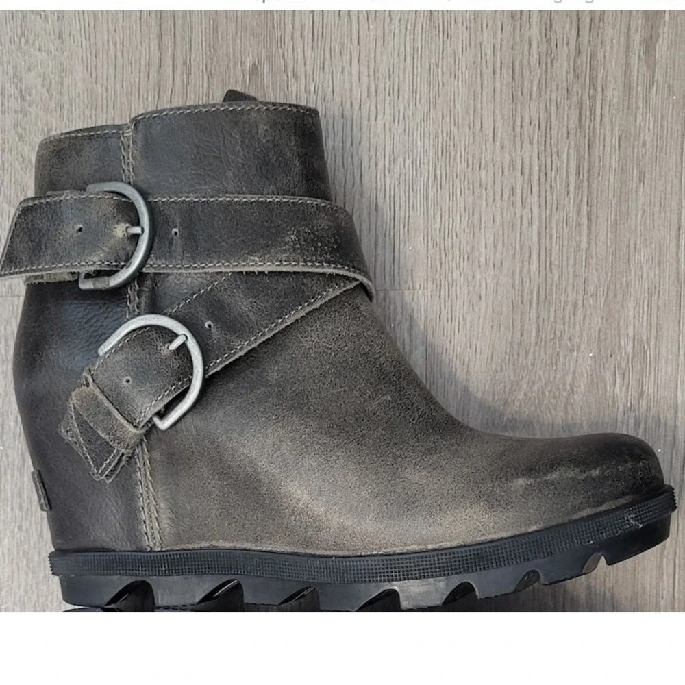 Sorel Joan of Artice Wedge Gray Leather Ankle Boots Buckle Lugged Womens 6.5